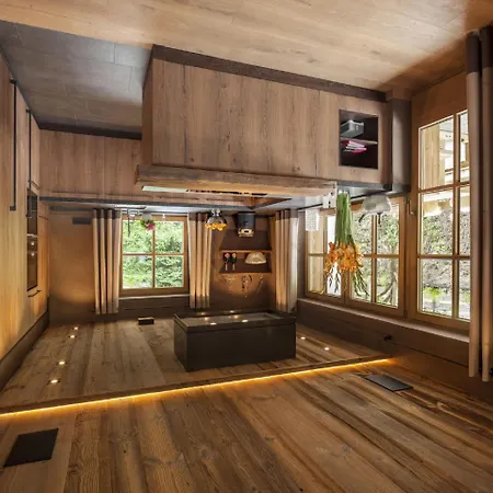 Stunningly Beautiful Chalet Peaceful Location * Kirchberg in Tirol