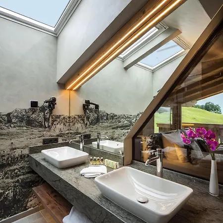 Stunningly Beautiful Chalet Peaceful Location Apartment