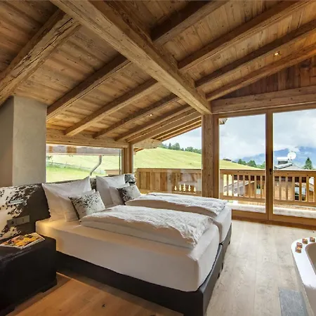Stunningly Beautiful Chalet Peaceful Location Apartment Kirchberg in Tirol