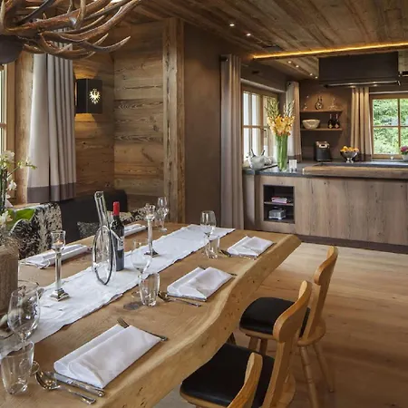 Stunningly Beautiful Chalet Peaceful Location Apartment