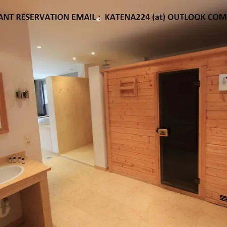 Stunningly Beautiful Chalet Peaceful Location *